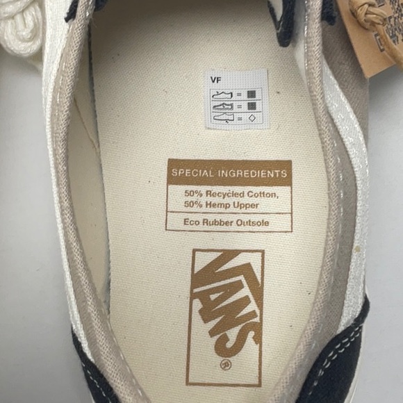 NWT Van’s off the wall old school tape shoes, size 8.5 - Picture 8 of 12